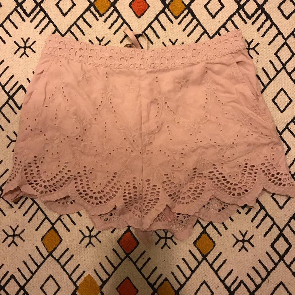 Kimchi Blue scalloped shorts!